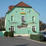 Am Schloss - ホテル 3*