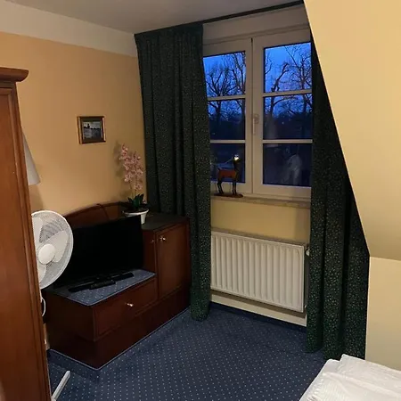 Hotel Am Schloss - Frankfurt An Der Oder