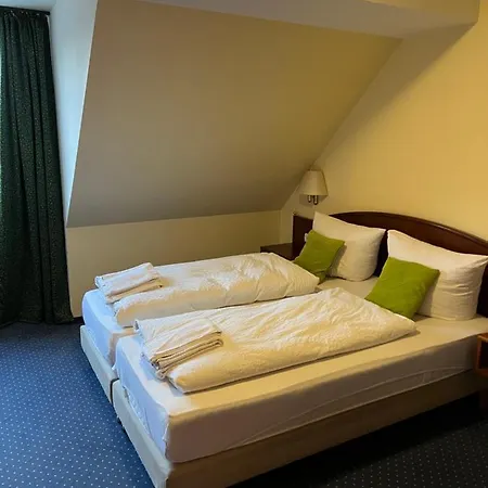 Am Schloss - Otel Frankfurt (Oder)