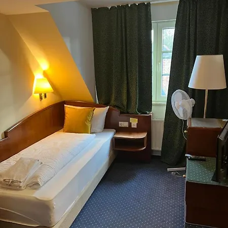 Hotel Am Schloss - Frankfurt An Der Oder 3*