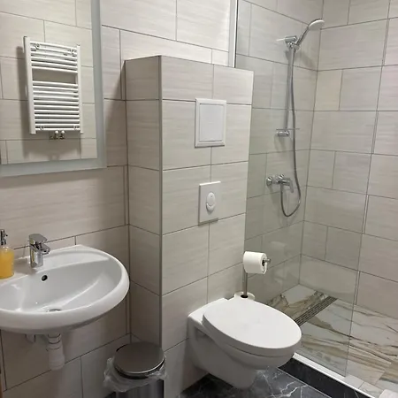 Hotel Am Schloss - Frankfurt An Der Oder 3*