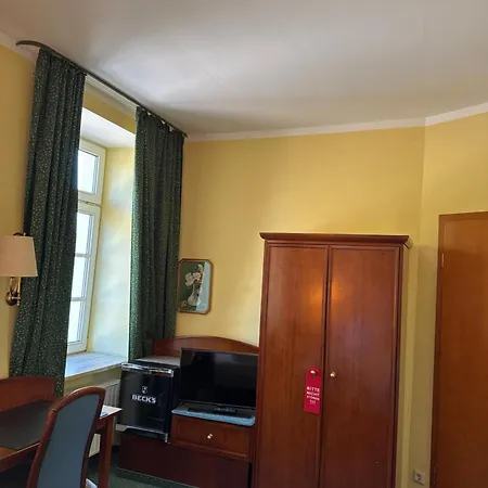 Am Schloss -