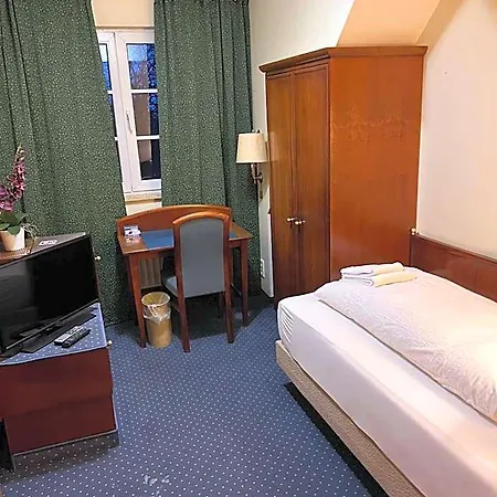 Hotel Am Schloss - Frankfurt An Der Oder Hotel