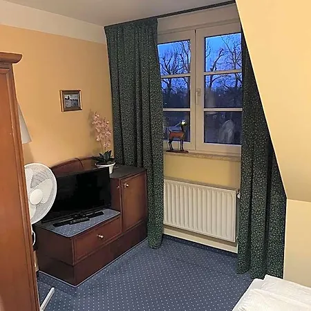 Hotel Hotel Am Schloss - Frankfurt An Der Oder 3*