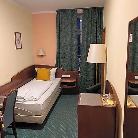 Hotel Hotel Am Schloss - Frankfurt An Der Oder 3*
