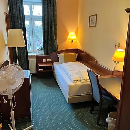 Otel Am Schloss - 3*