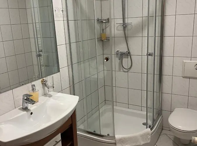 Am Schloss - فندق فرانكفورت أودر